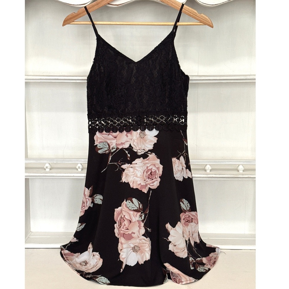 SHEIN Black Pink Floral Lace Mini‎ Dress Sleeveless V Neck Summer Party Resort S